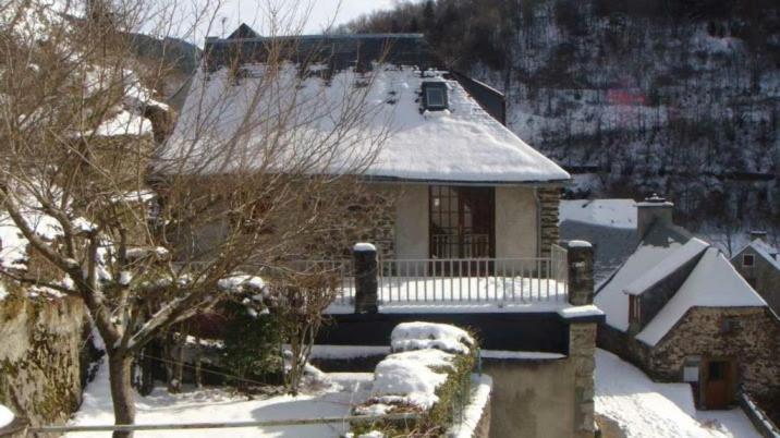 Gite Familial Fouga Bareilles Bagian luar foto