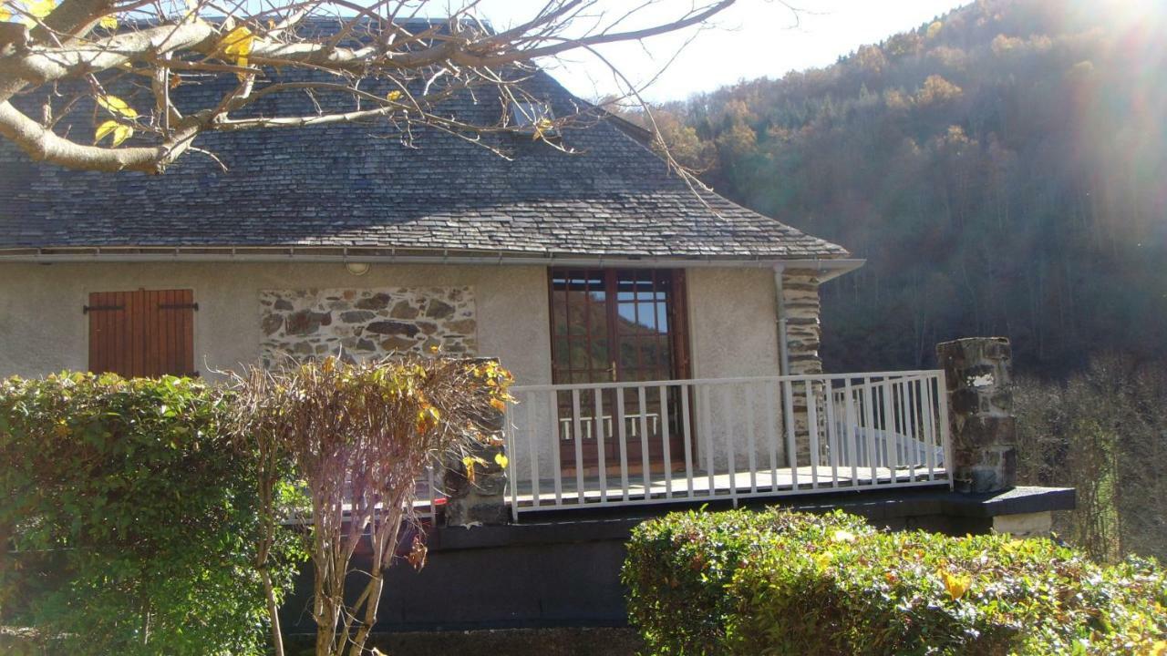 Gite Familial Fouga Bareilles Bagian luar foto
