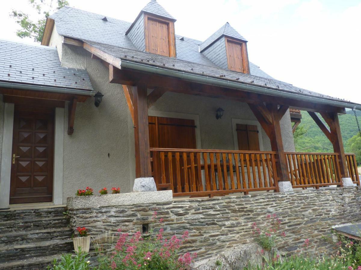 Gite Familial Fouga Bareilles Bagian luar foto
